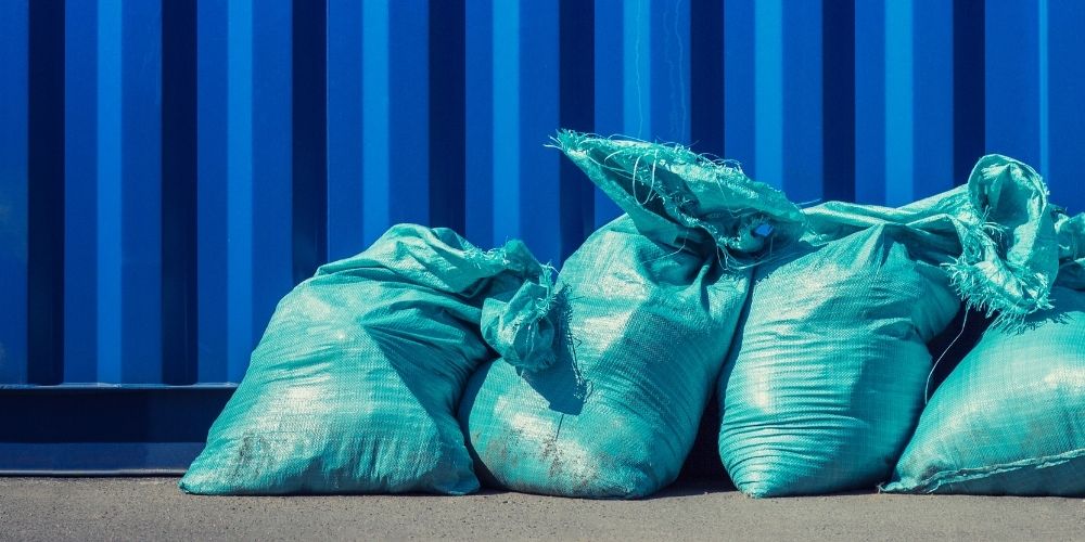 7 Strong Eco-Friendly Trash Bags (Biodegradable, Compostable