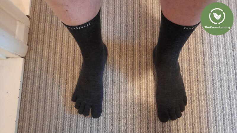 Injinji Men's Run Lightweight Mini Crew Toe Socks, Black, Large, 1 Pair,  Socks -  Canada