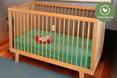 Testing the Oeuf Sparrow Crib solid wood non-toxic